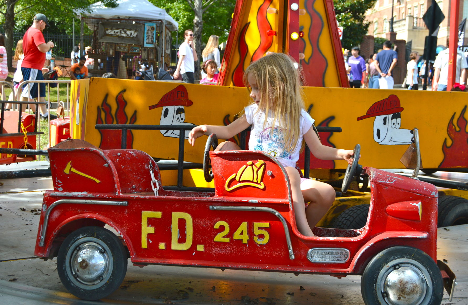 Duluth’s 36th annual Fall Festival boasts large crowds, though retains small-town feel
